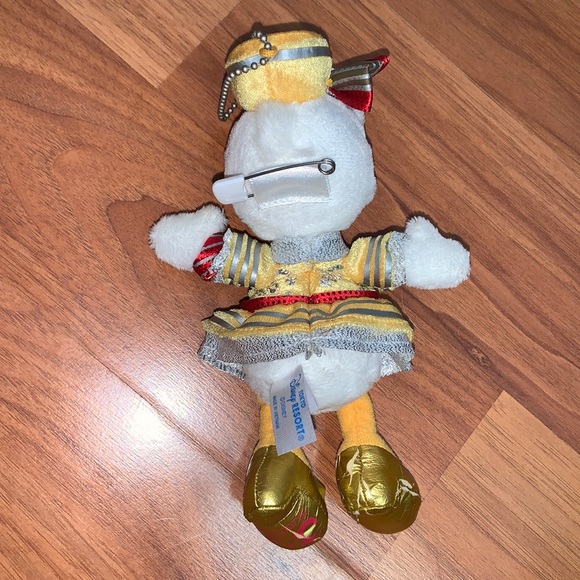 Tokyo Disney Japan Daisy Duck 30th Anniversary Plush - Picture 10 of 13